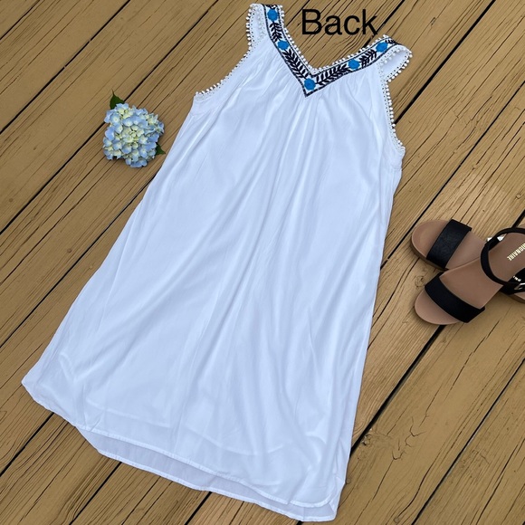 SOLD Loft Small White Dress Embroidered Floral Shift - Picture 7 of 11